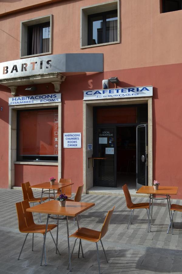 Hostal Bartis Figueres  Luaran gambar