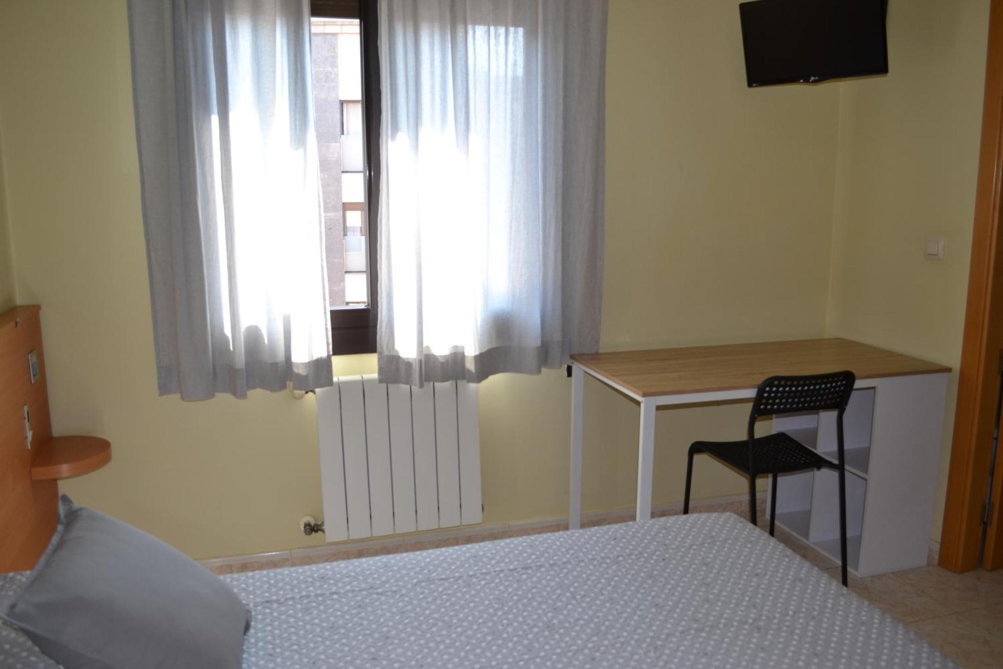 Hostal Bartis Figueres  Bilik gambar